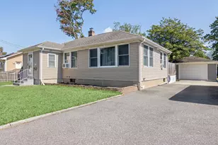 1333 Richland Blvd, Bay Shore, NY 11706 - Photo 3