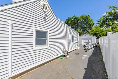 51 Cliff Lane, Levittown, NY 11756 - Photo 19