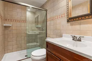 51 Cliff Ln, Levittown, NY 11756 - Photo 15