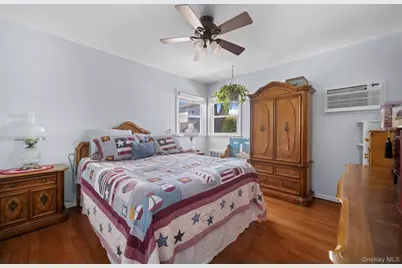 2389 Lindy Road, Westbury, NY 11590 - Photo 21
