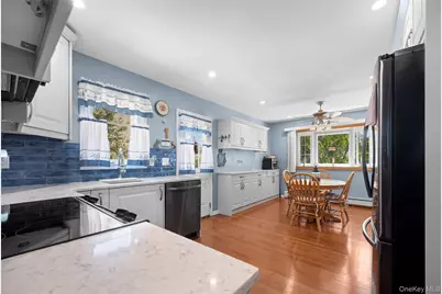 2389 Lindy Road, Westbury, NY 11590 - Photo 13