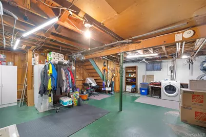 2389 Lindy Road, Westbury, NY 11590 - Photo 35
