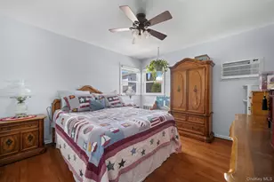 2389 Lindy Rd, Westbury, NY 11590 - Photo 25