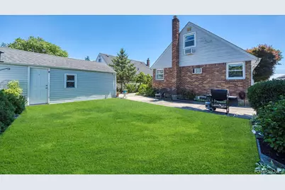 2389 Lindy Road, Westbury, NY 11590 - Photo 41