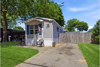 1137 Unit 124 Lincoln Avenue, Holbrook, NY 11741 - Photo 7