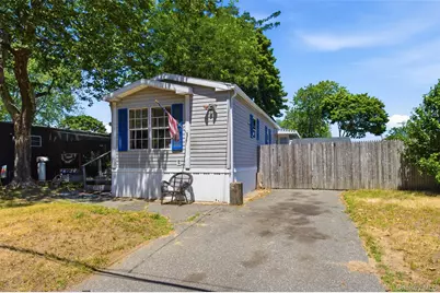 1137 Unit 124 Lincoln Avenue, Holbrook, NY 11741 - Photo 9