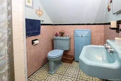 8152 249th Street, Bellerose, NY 11426 - Photo 17