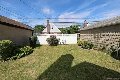 8152 249th Street, Bellerose, NY 11426 - Photo 25