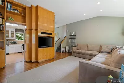 964 Cherrywood Drive, Baldwin, NY 11510 - Photo 7
