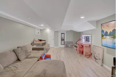 4 Seneca Drive, Commack, NY 11725 - Photo 11