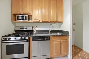 510 Kappock St, Bronx, NY 10463 - Photo 17