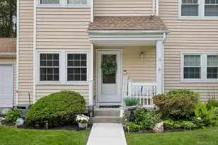 16 Chase Commons, Yaphank, NY 11980 - Photo 5