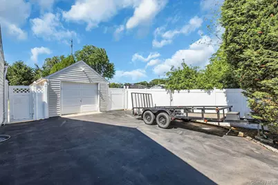 953 Karshick Street, Bohemia, NY 11716 - Photo 19