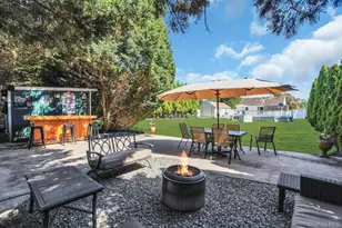 953 Karshick St, Bohemia, NY 11716 - Photo 25