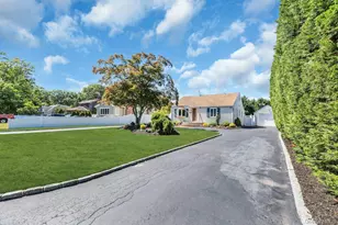 953 Karshick St, Bohemia, NY 11716 - Photo 3