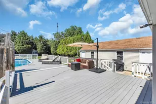 953 Karshick St, Bohemia, NY 11716 - Photo 21