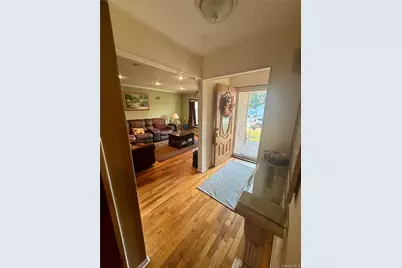 685 Seabury Avenue, Franklin Square, NY 11010 - Photo 3