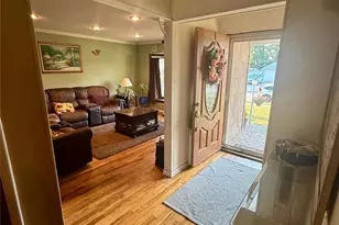 685 Seabury Ave, Franklin Square, NY 11010 - Photo 3