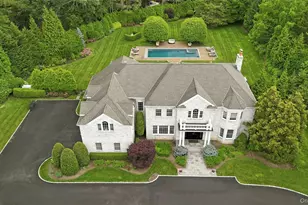 48 Tammys Ln, Syosset, NY 11791 - Photo 35