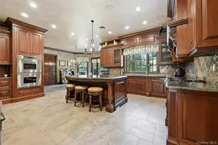 48 Tammys Ln, Syosset, NY 11791 - Photo 25