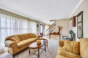 66 Vincent Rd, Hicksville, NY 11801 - Photo 11