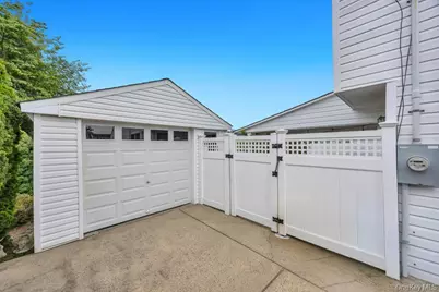 66 Vincent Road, Hicksville, NY 11801 - Photo 29