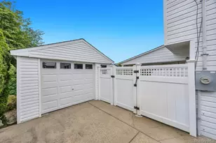66 Vincent Rd, Hicksville, NY 11801 - Photo 29