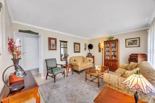 66 Vincent Rd, Hicksville, NY 11801 - Photo 9