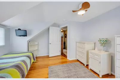 66 Vincent Road, Hicksville, NY 11801 - Photo 21