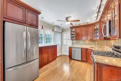 66 Vincent Road, Hicksville, NY 11801 - Photo 7