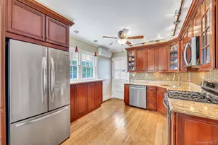 66 Vincent Rd, Hicksville, NY 11801 - Photo 7