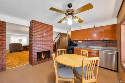 53 Bridle Lane, Hicksville, NY 11801 - Photo 5