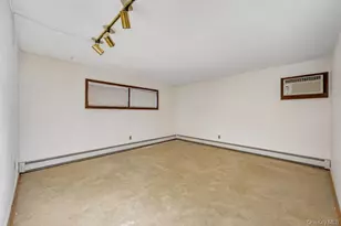 53 Bridle Ln, Hicksville, NY 11801 - Photo 19