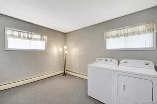53 Bridle Ln, Hicksville, NY 11801 - Photo 21