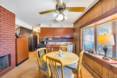 53 Bridle Lane, Hicksville, NY 11801 - Photo 3