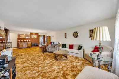 53 Bridle Lane, Hicksville, NY 11801 - Photo 9