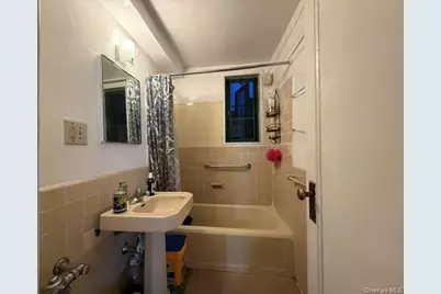 1670 Metropolitan Avenue #3F, Bronx, NY 10462 - Photo 1