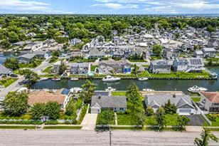398 Clocks Blvd, Massapequa, NY 11758 - Photo 11