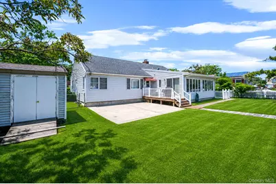 398 Clocks Boulevard, Massapequa, NY 11758 - Photo 9