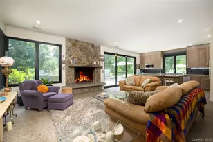 215 Smith Rd, Poughkeepsie, NY 12603 - Photo 5