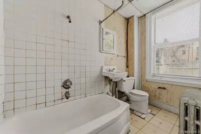 132 Webster Avenue, Yonkers, NY 10701 - Photo 11