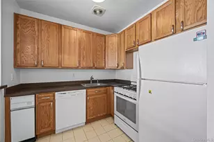123 Heron Ln, Bronx, NY 10473 - Photo 9