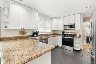 24 Walnut Street, Coram, NY 11727 - Photo 3