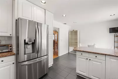24 Walnut Street, Coram, NY 11727 - Photo 7