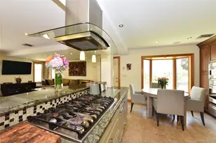 3 Joy Dr, Manhasset Hills, NY 11040 - Photo 5