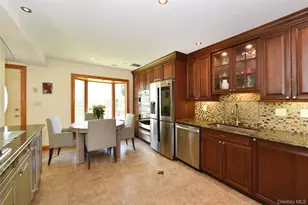 3 Joy Dr, Manhasset Hills, NY 11040 - Photo 7