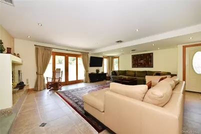 3 Joy Drive, Manhasset Hills, NY 11040 - Photo 15