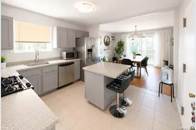 262 Davis Avenue, Bronx, NY 10465 - Photo 5