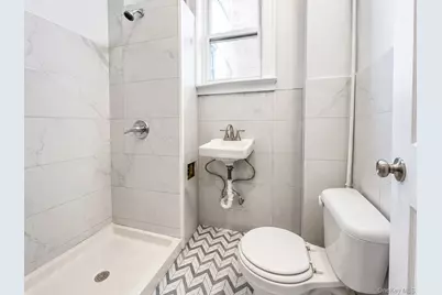 205 E Prospect Avenue, Mount Vernon, NY 10550 - Photo 9