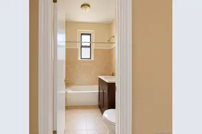 700 Oakland Place #5B, Bronx, NY 10457 - Photo 9